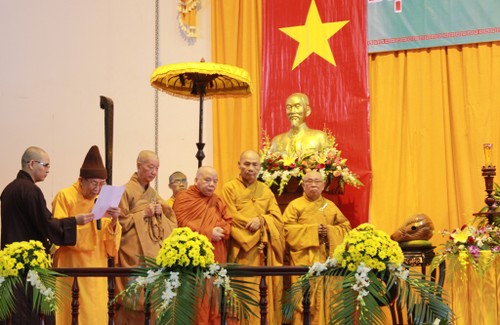 Buddhists in HCM City pray for peace in East Sea - ảnh 1